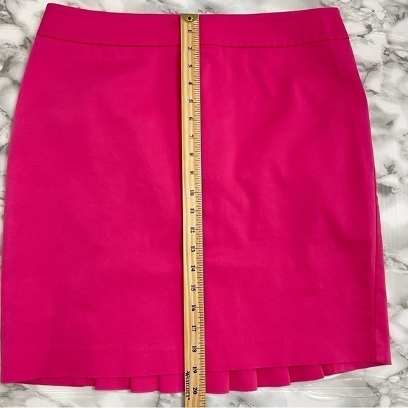 Ricki’s Hot Pink Knee length size 10 with pleats on back - Picture 10 of 12